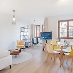 公寓 Neues Design-apartment, Altstadt, Business&ferien, Kueche, Netflix 巴特塞京根