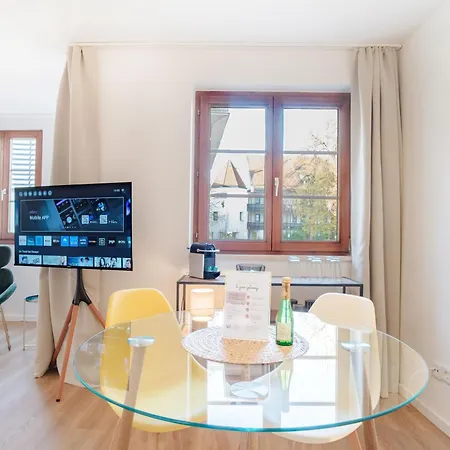 Neues Design-apartment, Altstadt, Business&ferien, Kueche, Netflix Apartment *